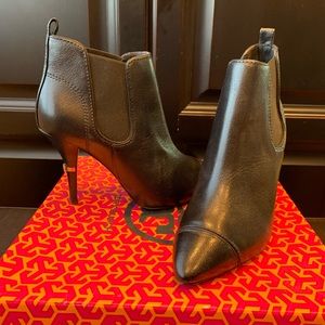 Tory Burch Bernice black leather heel booties 9.5